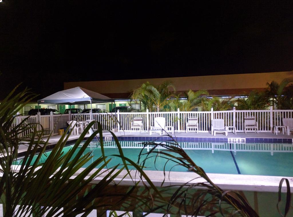 Sunshine Inn & Suites Venice, Florida Venice Gardens Exterior foto