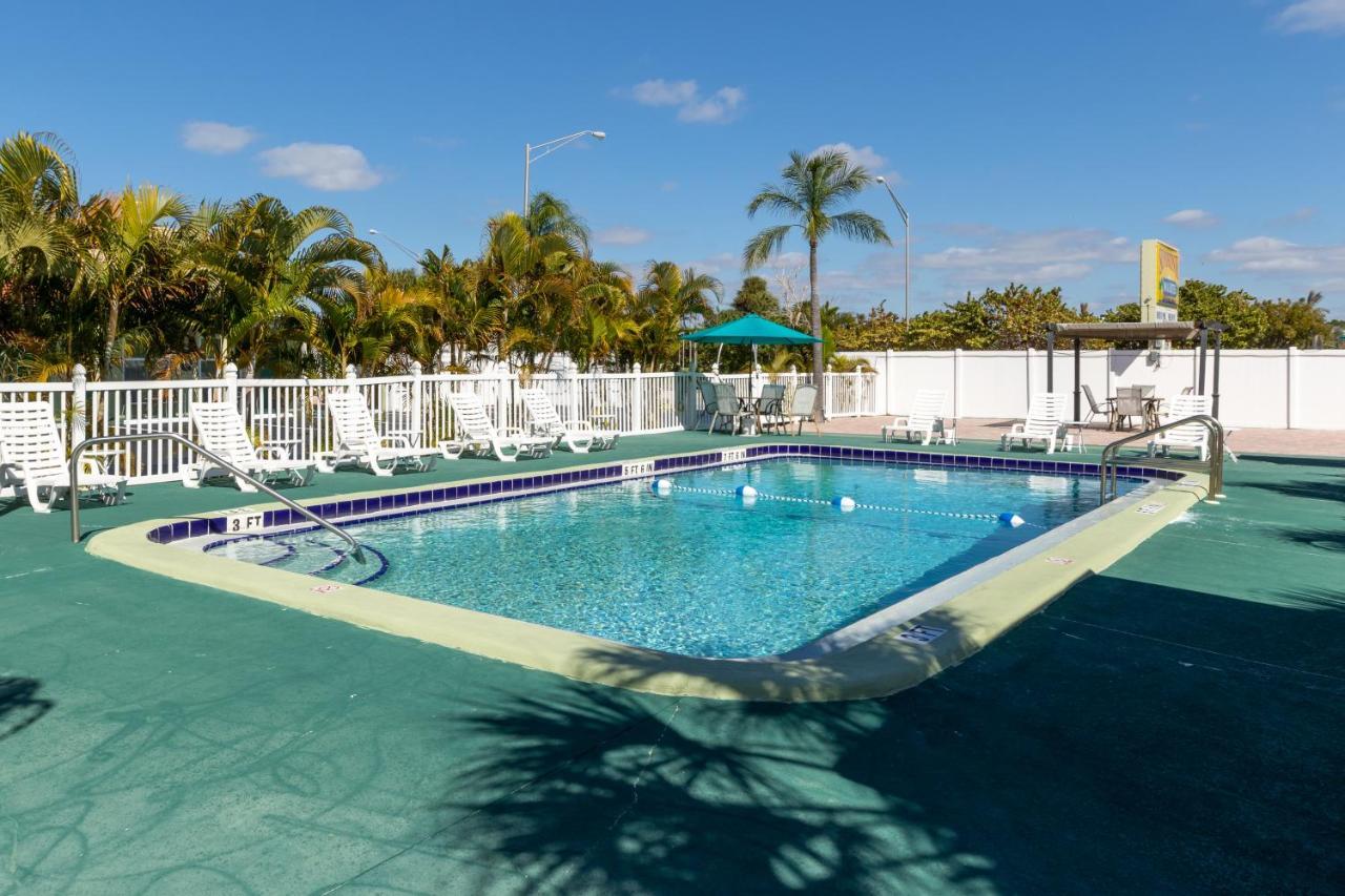 Sunshine Inn & Suites Venice, Florida Venice Gardens Exterior foto
